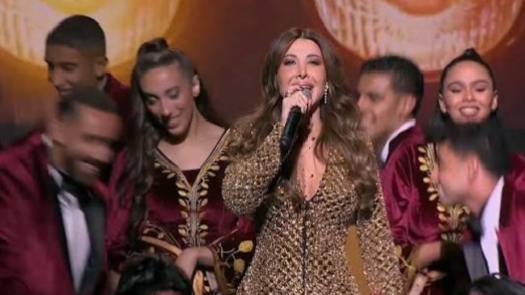 نجوم رمضان يلتفون حول نانسي عجرم في 