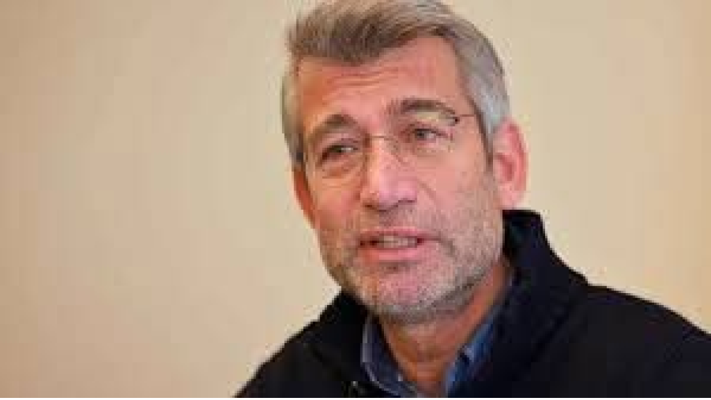 والد وليد فياض في ذمة الله. 