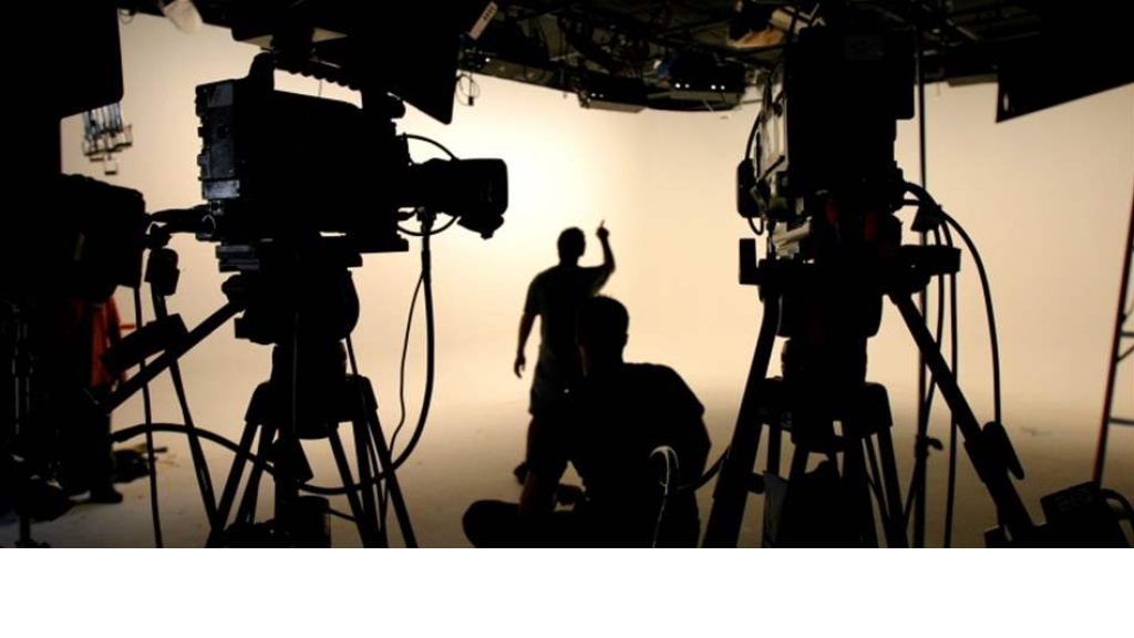 صاحب محطة تلفزيونية قلقان وخايف من الفضايح