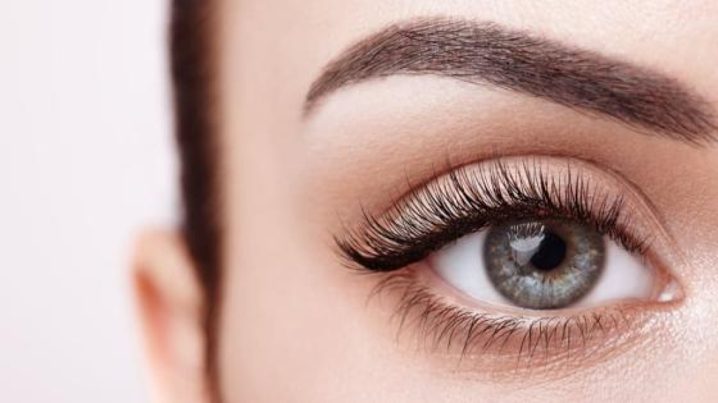 خطر يهدّد النظر.. مرض خادع يؤذي العيون