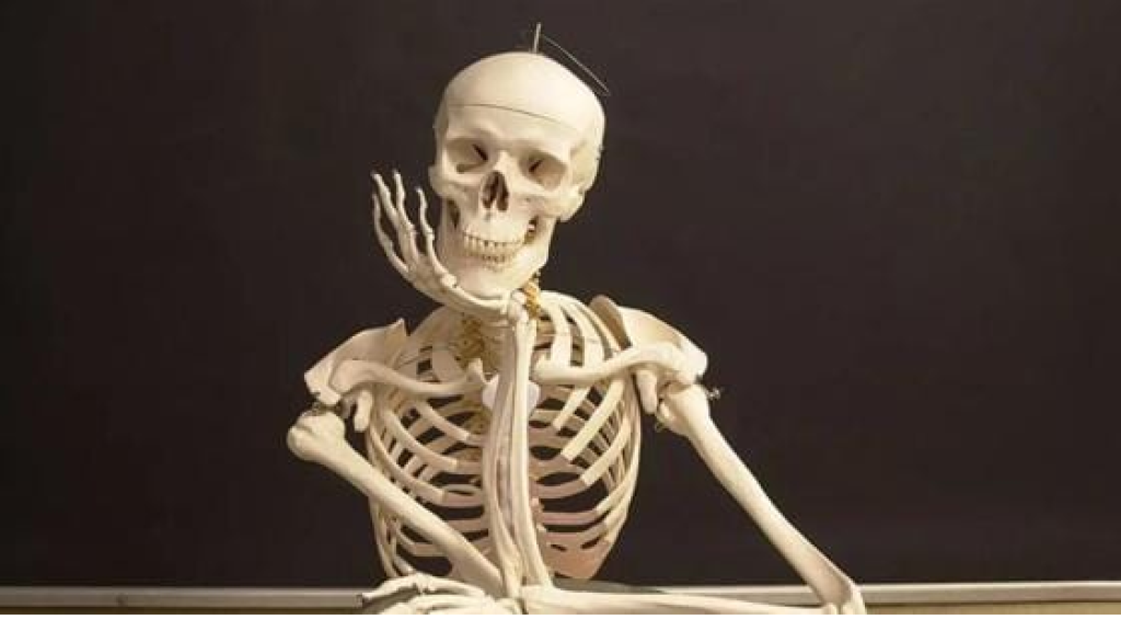 دراسة مفاجئة عن الاكتئاب.. هذا ما فعله بالعظام