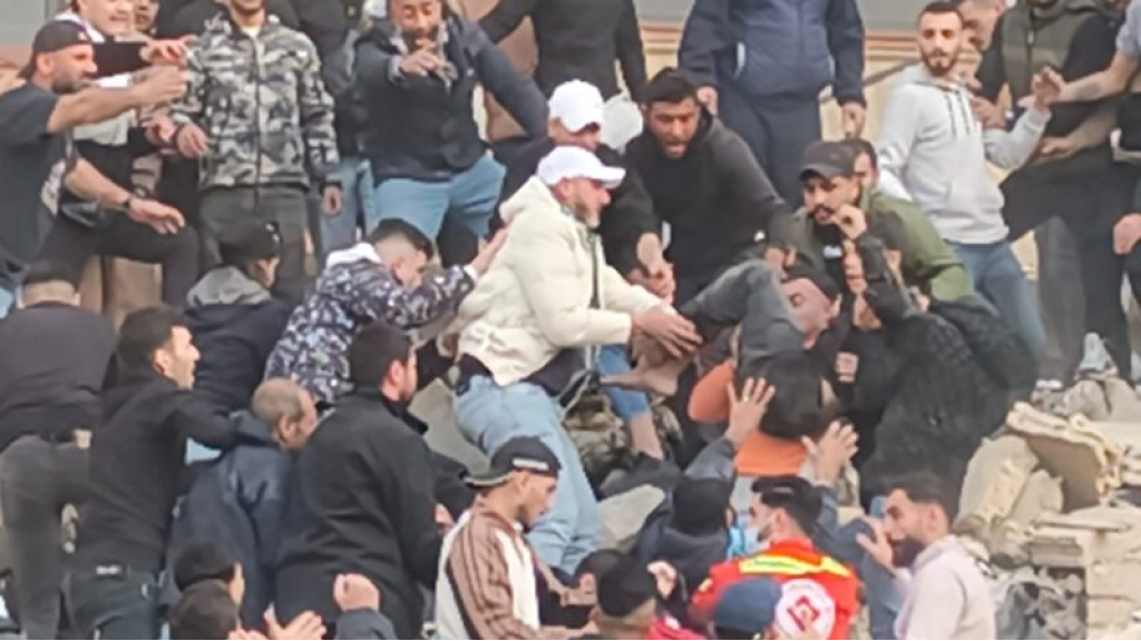 إنقاذ 4 أشخاص من مبنى طرابلس المنهار