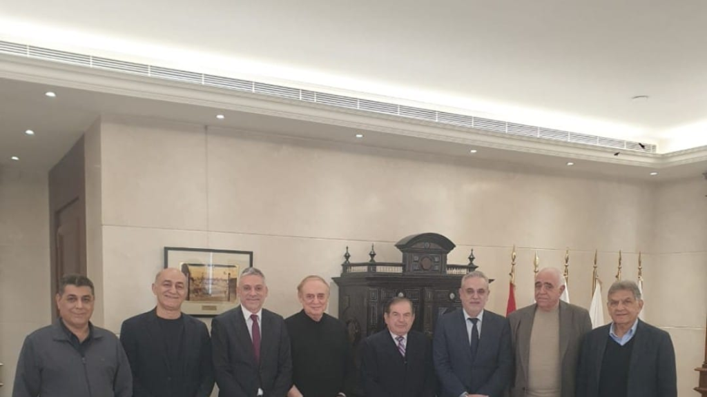 وفد نقباء المهن الحرة بحث مع النائب فريد البستاني في اموال النقابات المحتجزة.