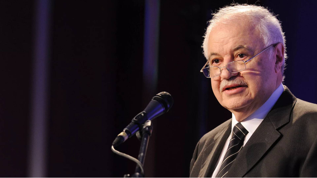 طلال أبو غزالة يقدم مقترحات للحكومة ردا على دراسة عطلة الثلاثة أيام أسبوعيا في الأردن