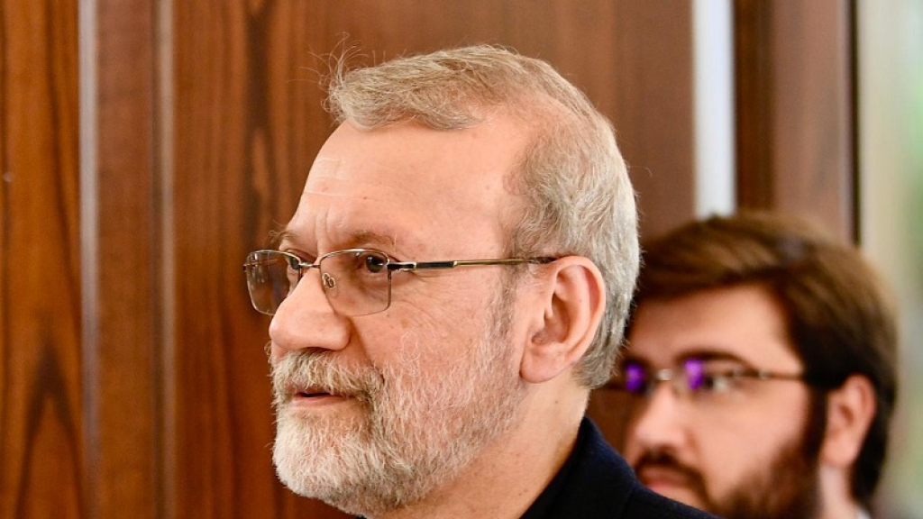 لاريجاني لأميركا: فكروا بحكمة