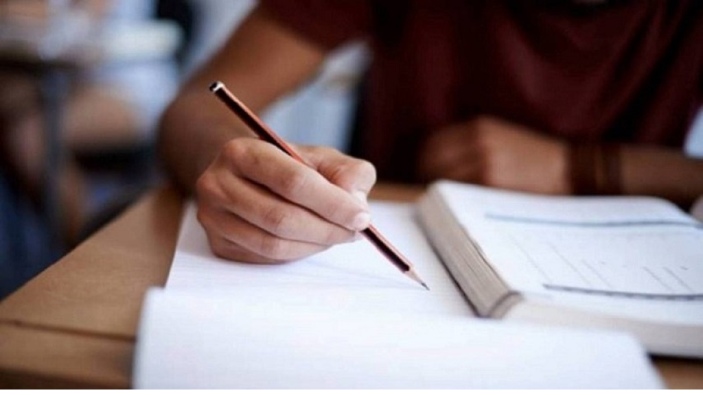 “التربية” تحدد مواعيد الترشح للإمتحانات الرسمية