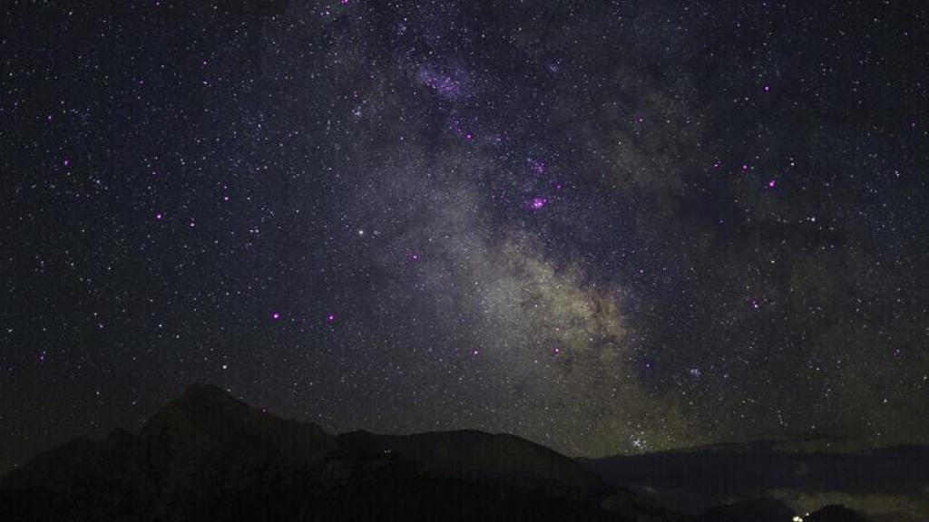 زحام كوني غير مرئي.. 35 مليون جسم بينجمي داخل مدار الأرض