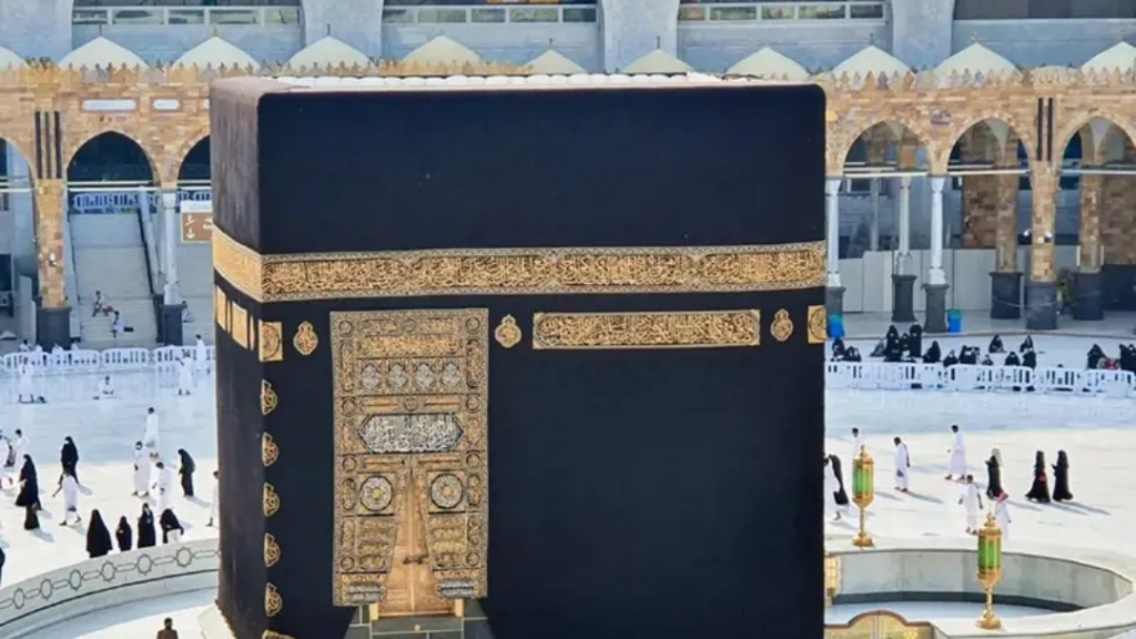 صورة ورسائل وشحنة غامضة… ستار الكعبة يدخل أخطر ملفات إبستين