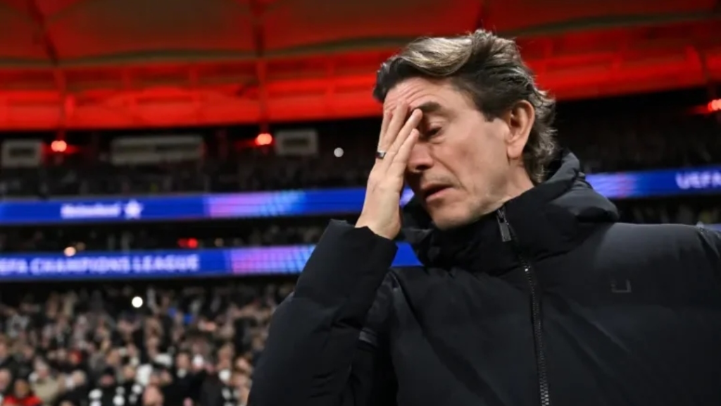 توتنهام يقيل مدربه توماس فرانك