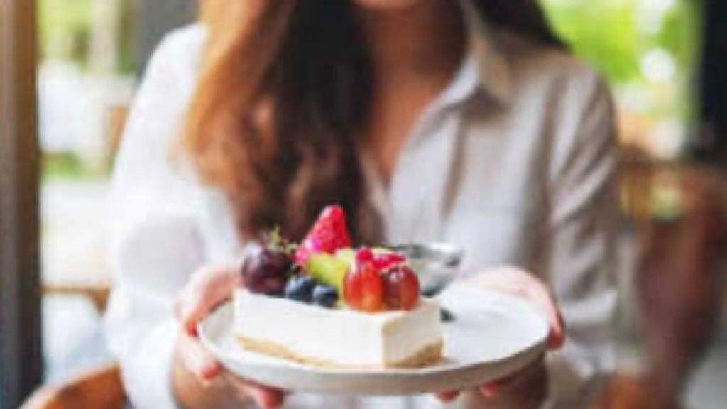 أفضل وقت لتناول الحلوى دون رفع سكر الدم.. تعرف عليه