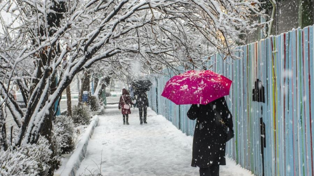 ثلوج وأمطار غزيرة اليوم... فكيف سيكون طقس الأيام المقبلة؟