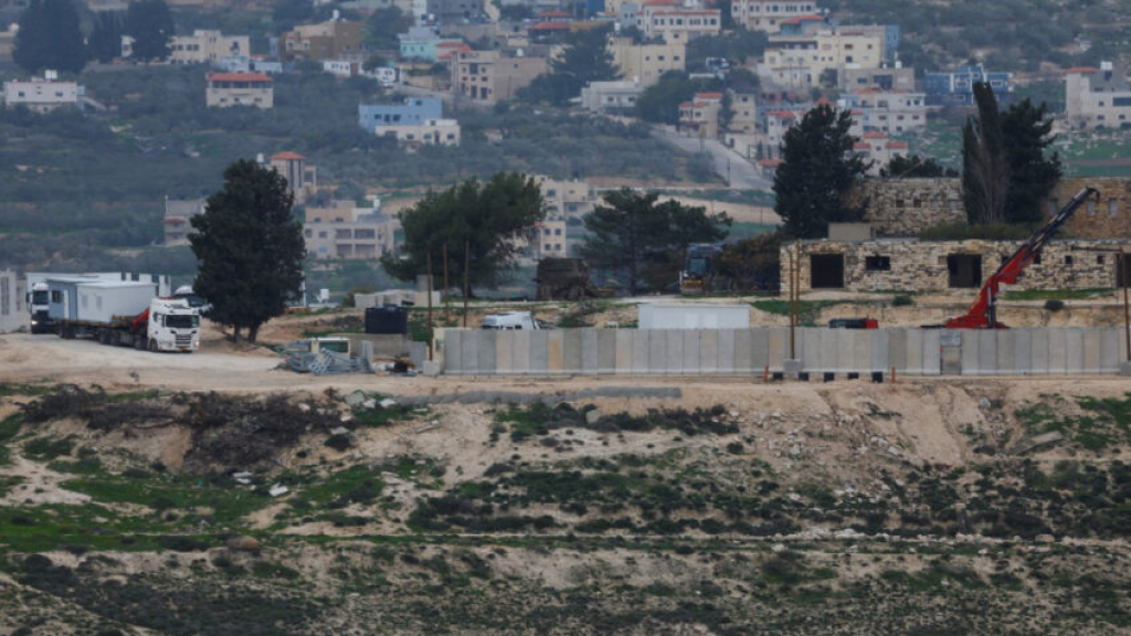 الاتحاد الأوروبي يدعو إسرائيل للتراجع عن إجراءات تسجيل الأراضي بالضفة الغربية