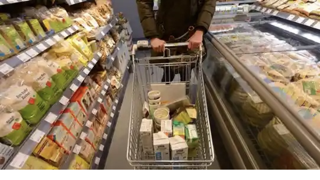 التأثير لن يكون كبيراً .. بحصلي يكشف بالارقام الزيادة الفعلية على اسعار المواد الغذائية بعد ضرائب الحكومة!