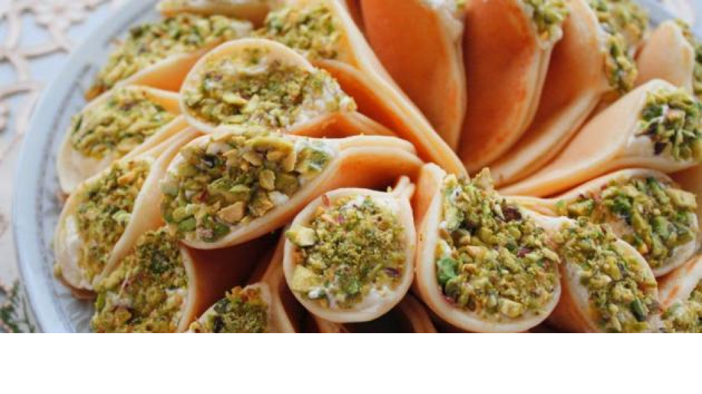 طريقة عمل القطايف بالكريمة في البيت بخطوات سهلة