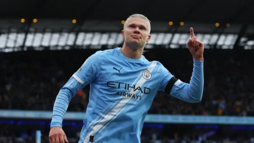 كبار أندية أوروبا يحيطون بهالاند