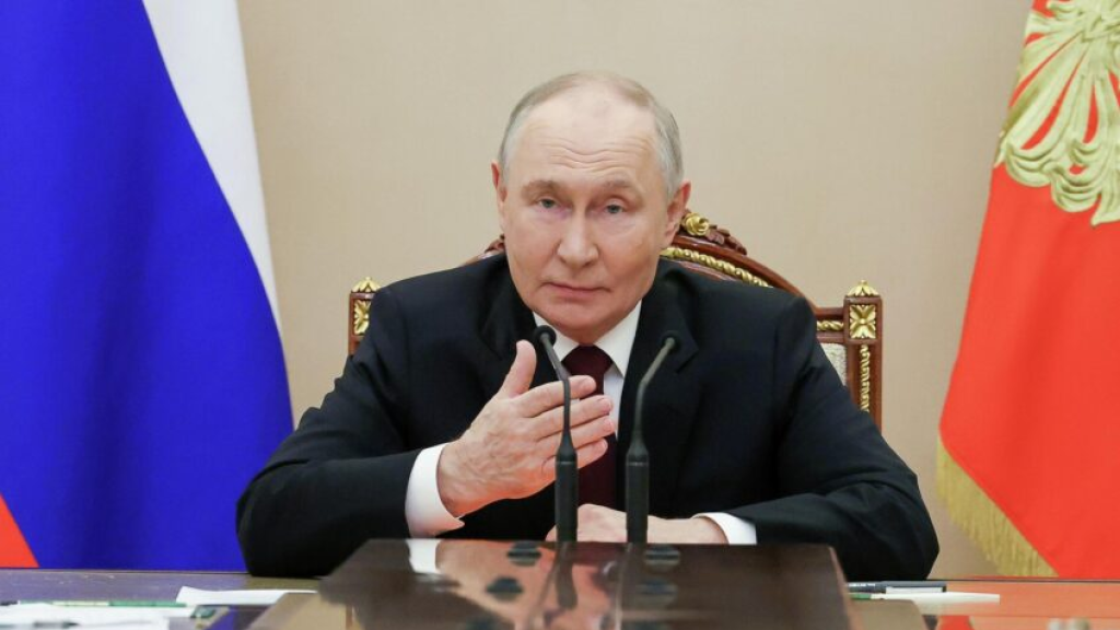 بوتين يطلب من ميدينسكي تقديم تقرير عن نتائج المحادثات في جنيف