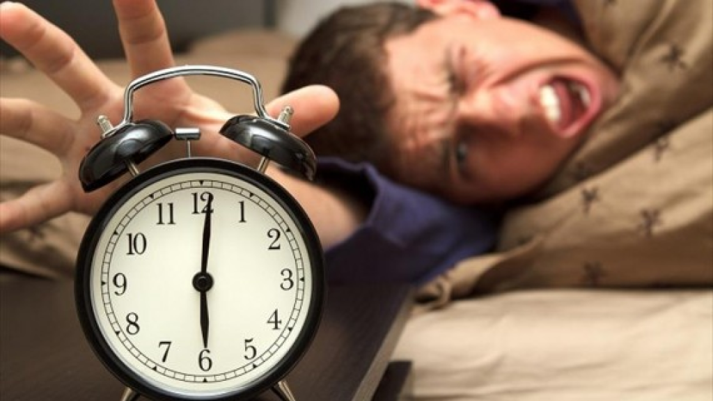 عادات صباحية ترفع هرمون التوتر .. احذرها قبل التاسعة صباحًا