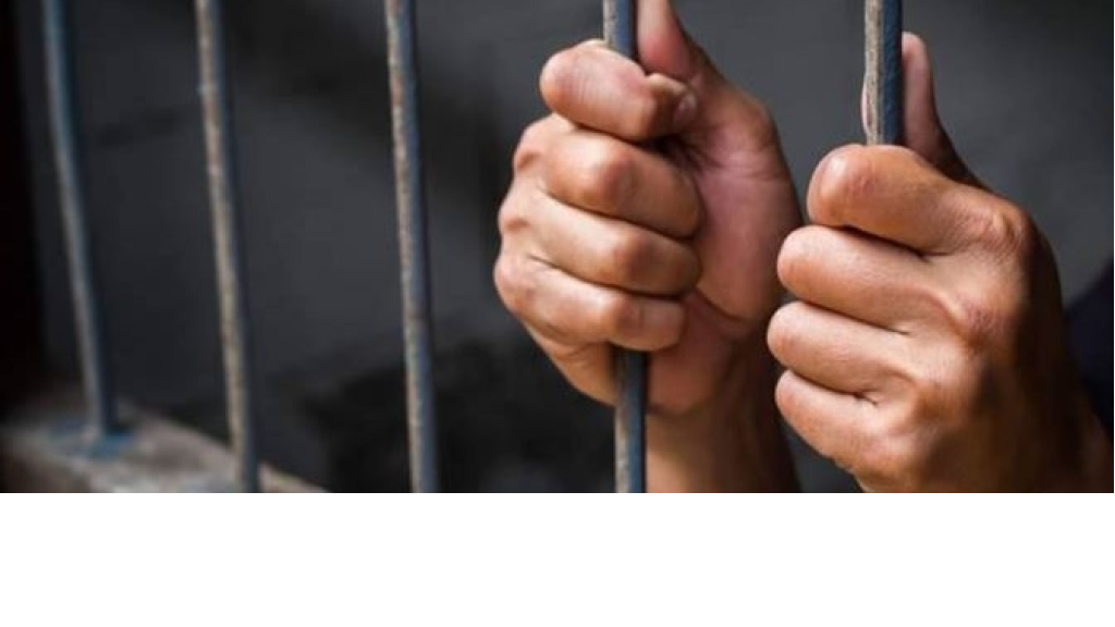 توقيف إبنة بعد سرقة مصاغ والدها