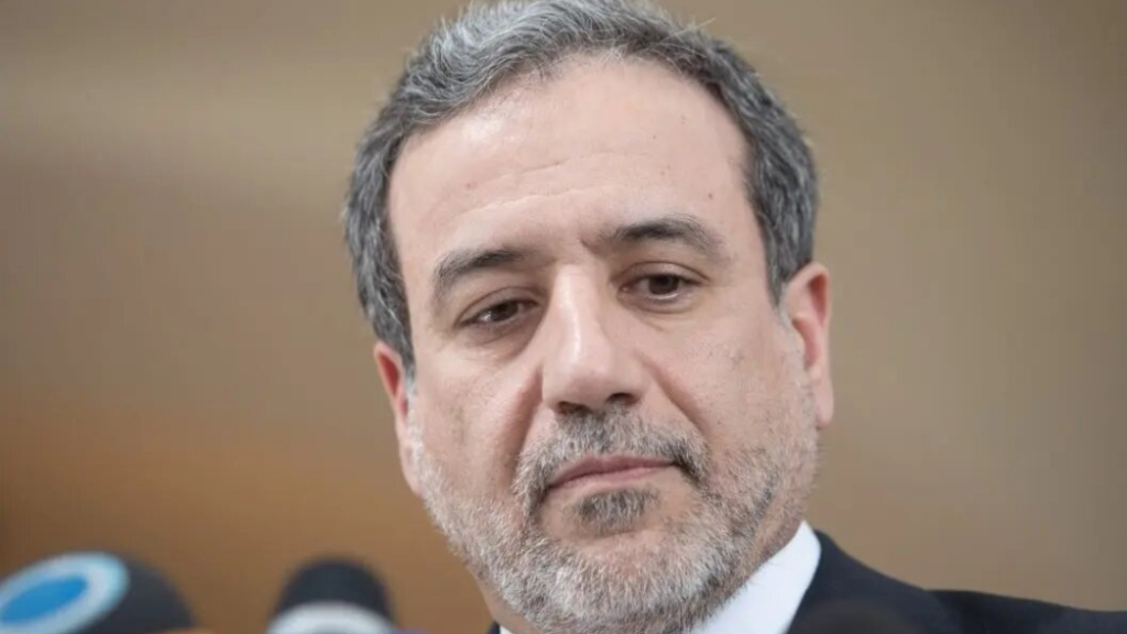 عراقتشي: الحشد العسكري الأميركي لن يُخيفنا