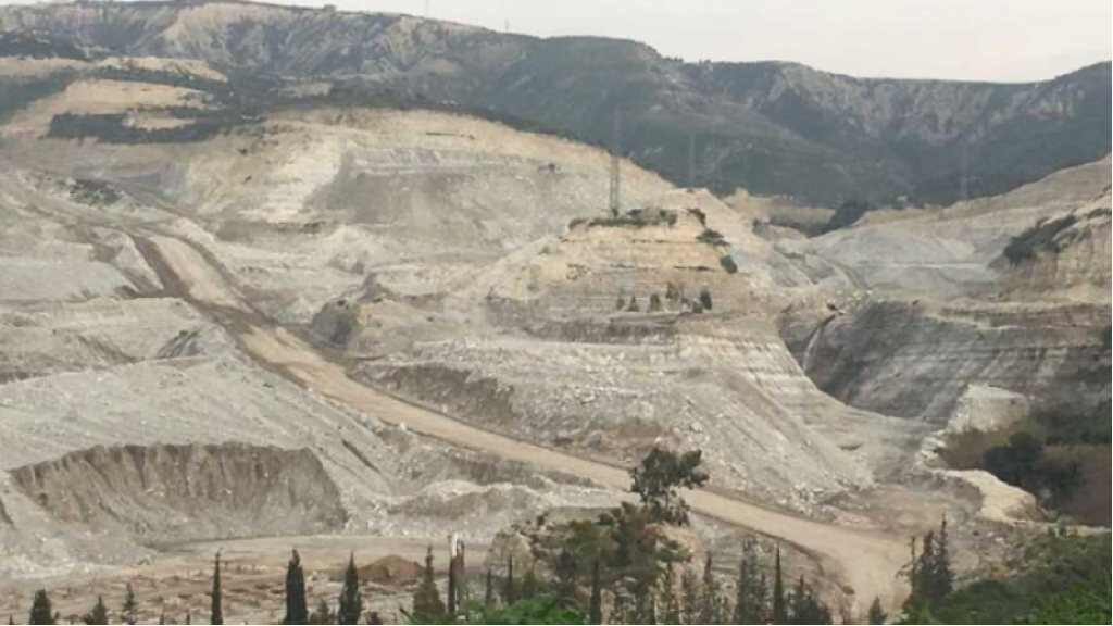 تجميد أوامر تحصيل مليارية في قطاع المقالع: حماية المخالفين على حساب الدولة والعدالة البيئية