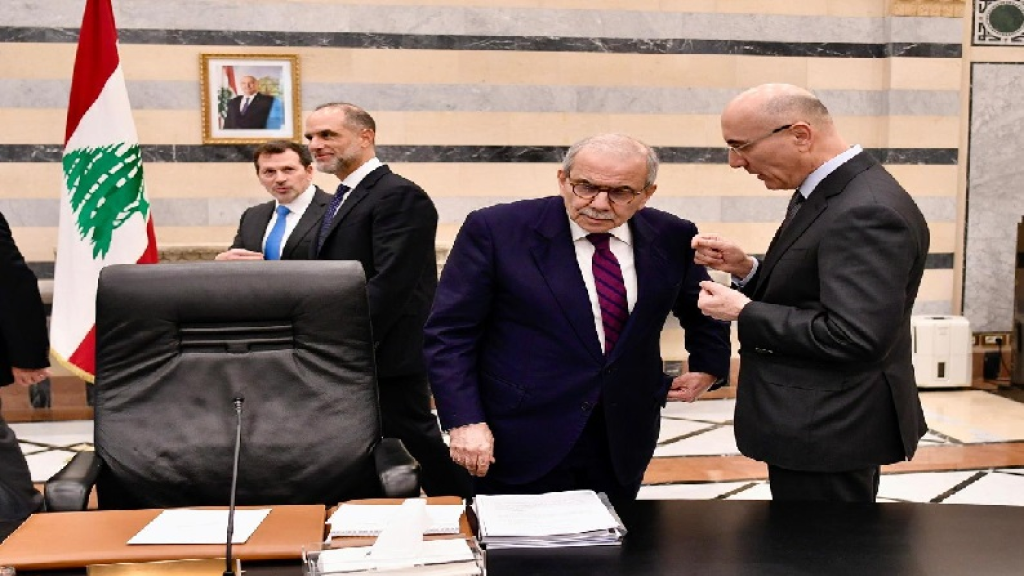 الحجار يعلن عن 30 مرشحًا للانتخابات