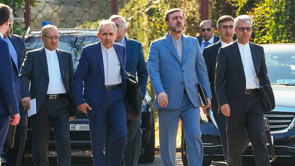 عُمان تعلن موافقة إيران على 