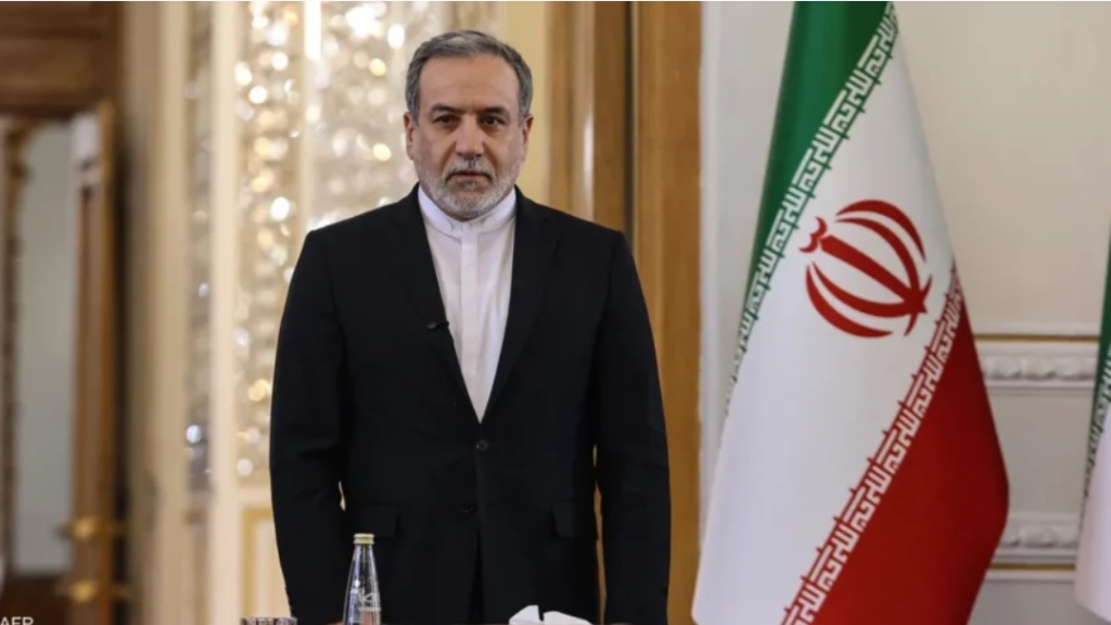 وزير الخارجية الإيراني: خامنئي لا يزال على قيد الحياة