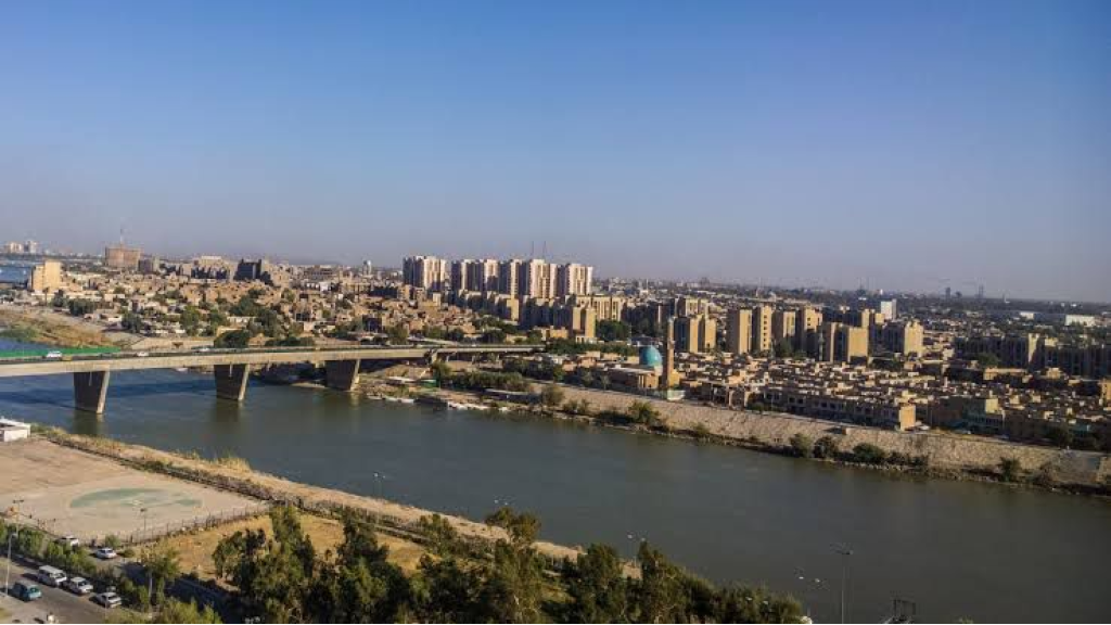 غارتان على بغداد