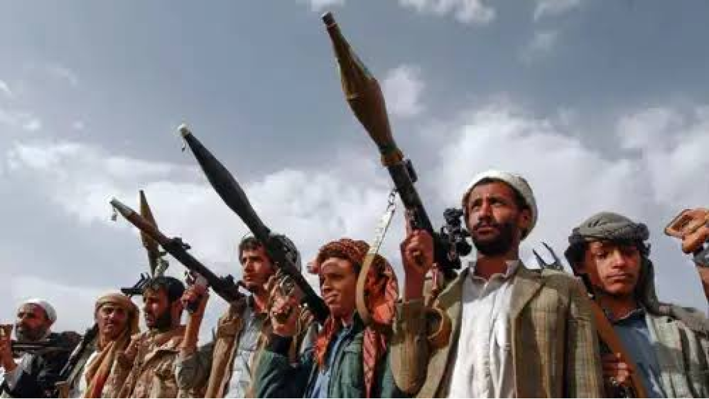 قوارب انتحارية ومسيّرات ذكية.. الحوثيون بانتظار إشارة من طهران