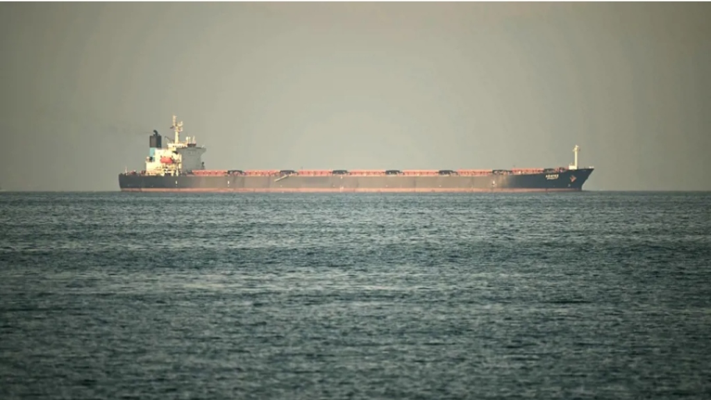 أهم شريان لتصدير النفط في العالم... ماذا تعرف عن مضيق هرمز؟