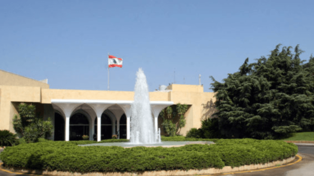 جلسة مجلس الوزراء بدات بالوقوف دقيقة صمت عن ارواح شهداء غارات الامس