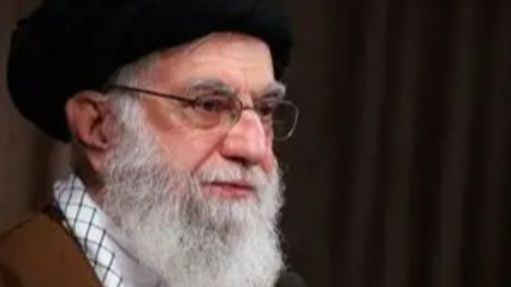 وفاة أرملة خامنئي متأثرة بجروح أصيبت بها