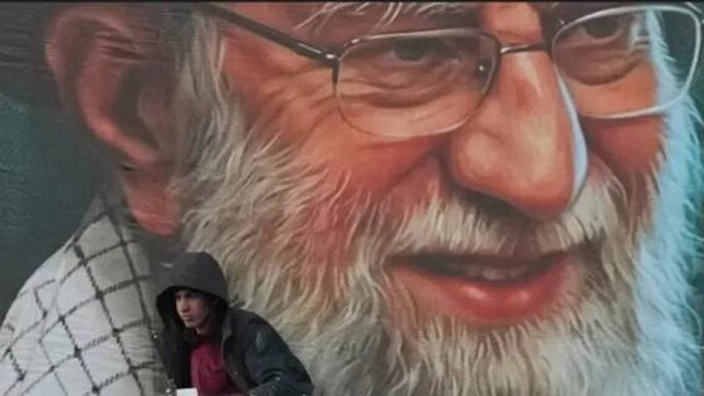 اختيار خليفة لخامنئي اقترب.. مسؤول ايراني يوضح