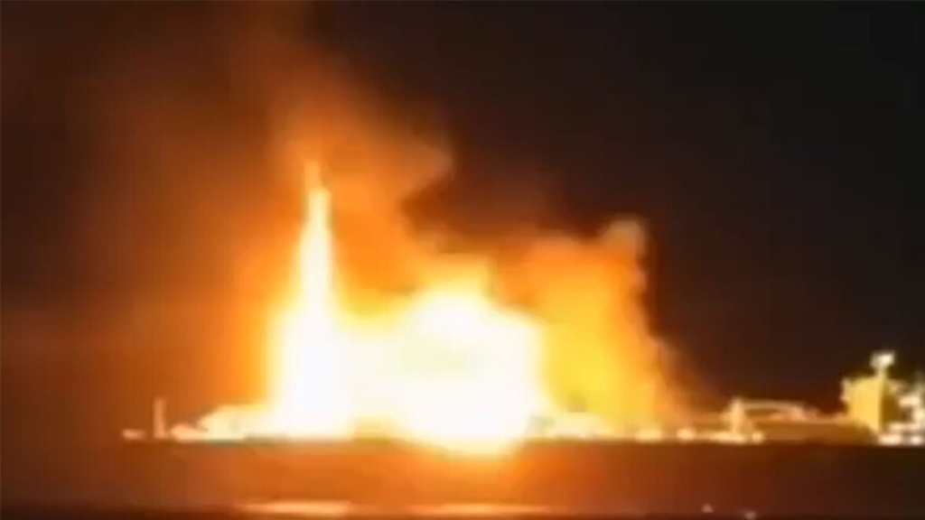 روسيا: زوارق أوكرانية مسيّرة هاجمت ناقلة غاز روسية بالبحر المتوسط (فيديو)