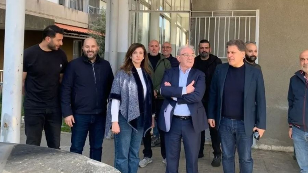 جولة لرئيس بلدية جبيل واعضائها على النازحين في المدارس الرسمية