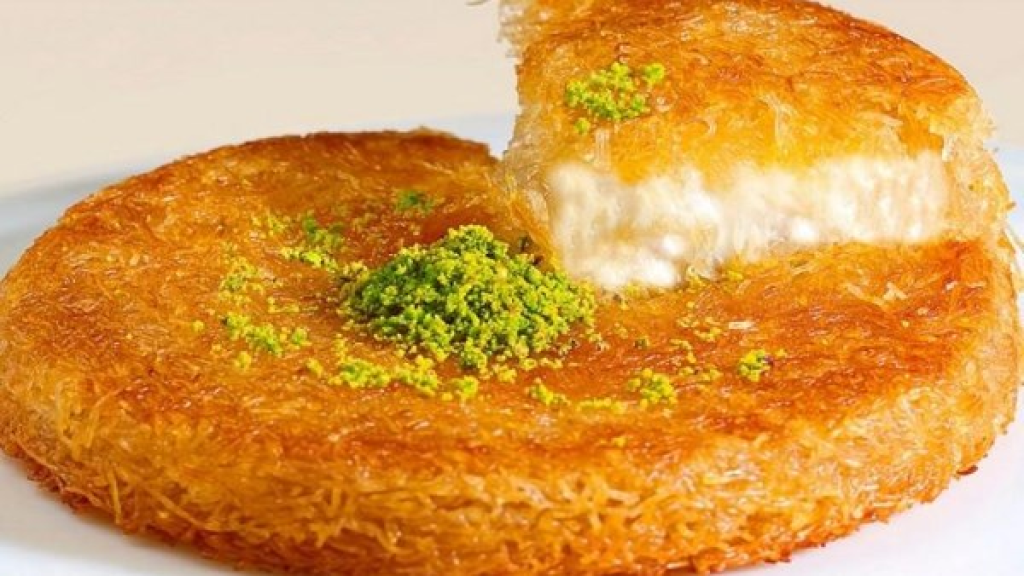 وصفة اقتصادية.. طريقة عمل الكنافة بالقشطة خطوة بخطوة