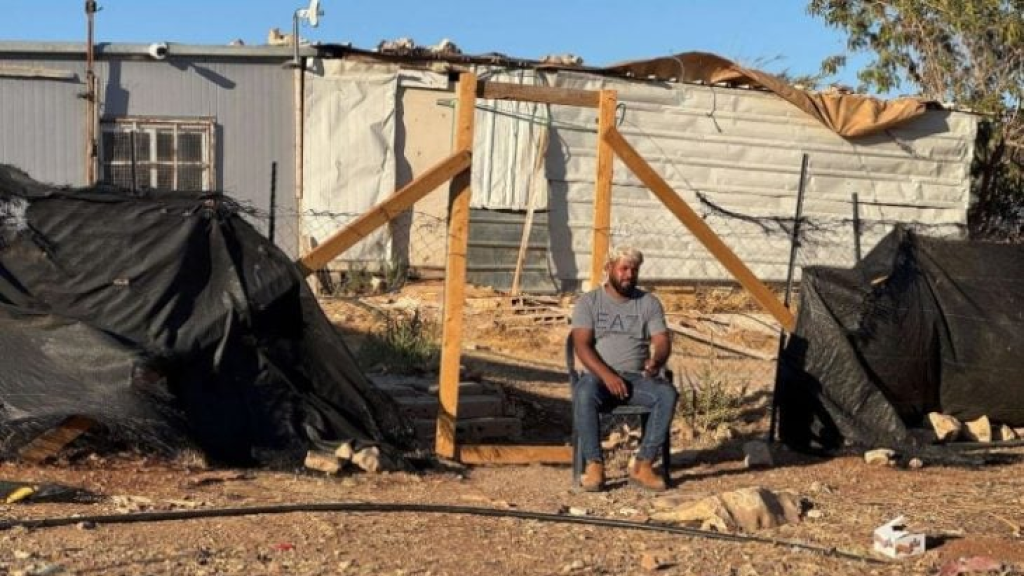 اعتداءات المستوطنين تجبر 11 عائلة فلسطينية على الرحيل