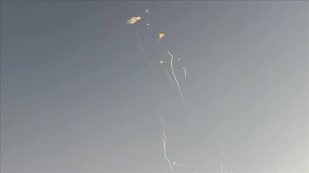 قتيلان و12 مصابًا بصاروخ إيراني في السعودية