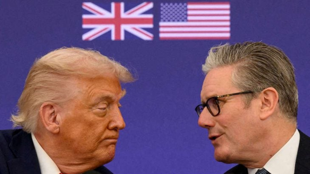 ستارمر يتحدث مع دونالد ترامب بعد آخر انتقاد له بشأن إيران