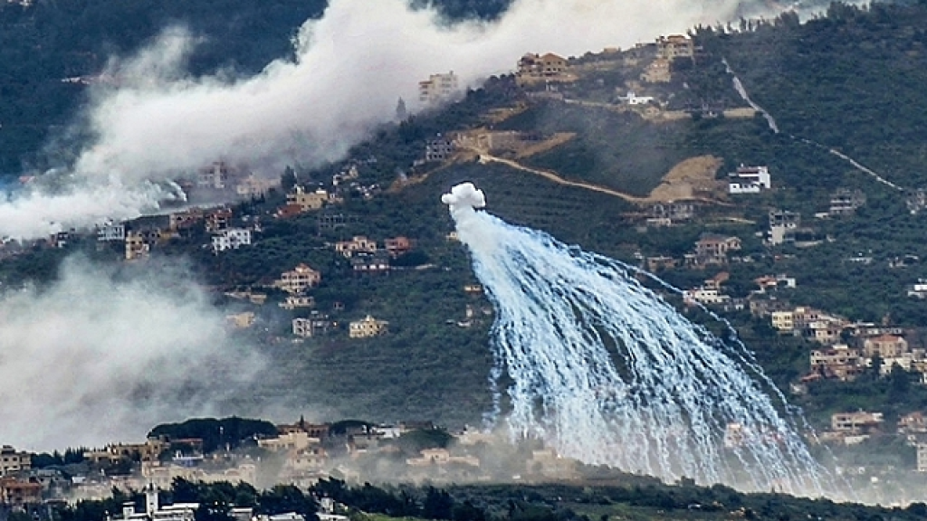 “هيومن رايتس ووتش”: “إسرائيل” استخدمت الفوسفور الأبيض والحارق في الجنوب