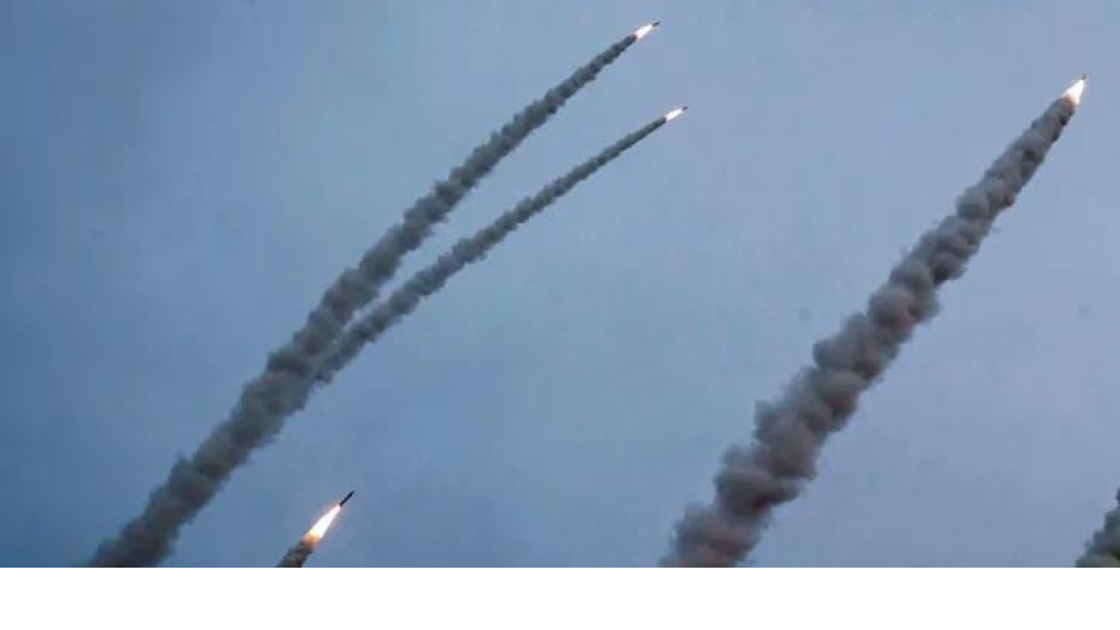 رشقة صواريخ من إيران على الأراضي المحتلة (فيديو)
