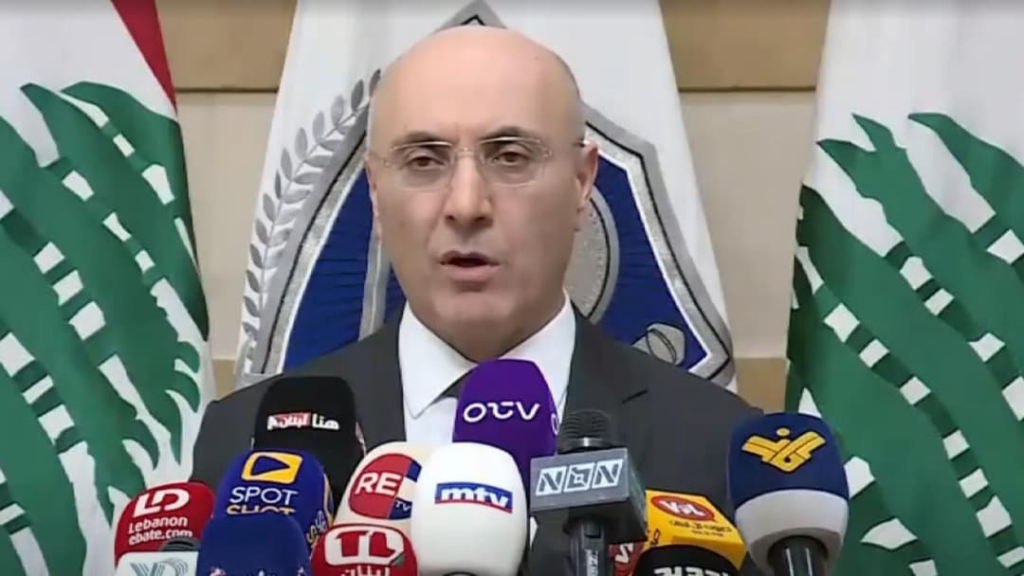 الحجار بعد اجتماع مجلس الأمن المركزي : واجباتنا مواكبة النزوح والتشديد على الإجراءات الأمنية ونعمل على فتح مراكز إيواء إضافية في بيروت