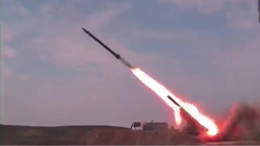 صواريخ إيرانية تضرب الأراضي المحتلة