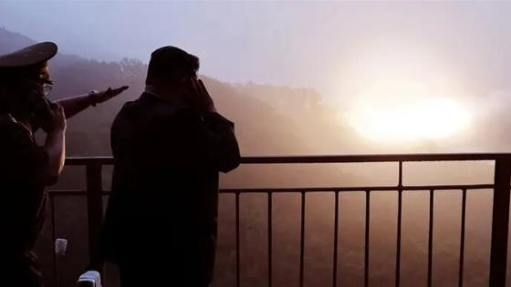 كيم وابنته يشرفان على إطلاق راجمات الجحيم.. رسالة نووية لواشنطن