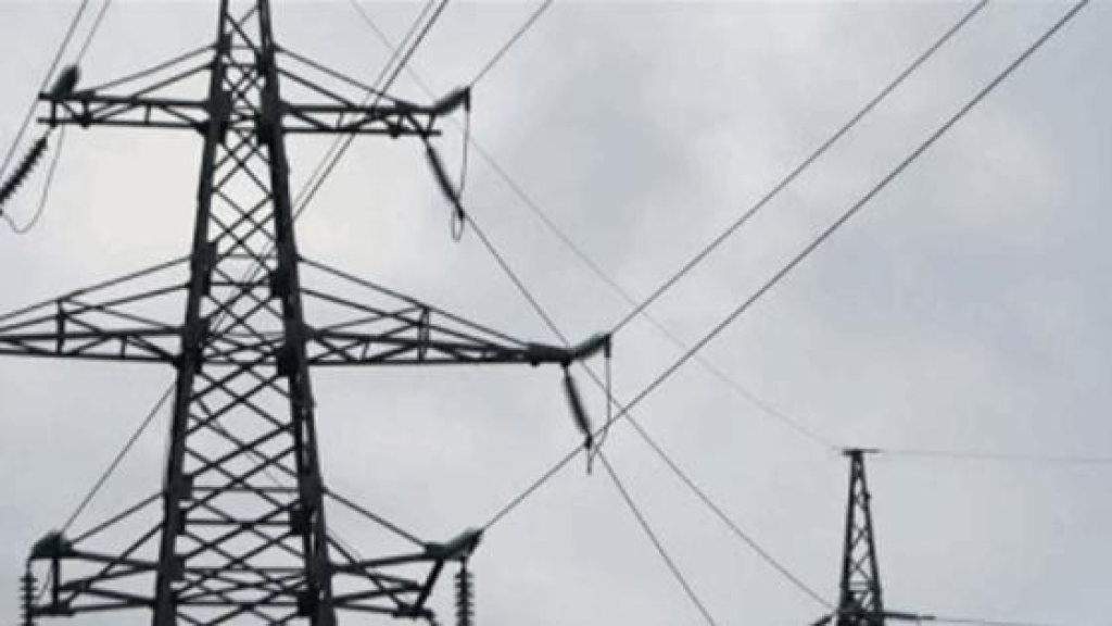 عتمة شاملة في لبنان بعد انهيار شبكة الكهرباء