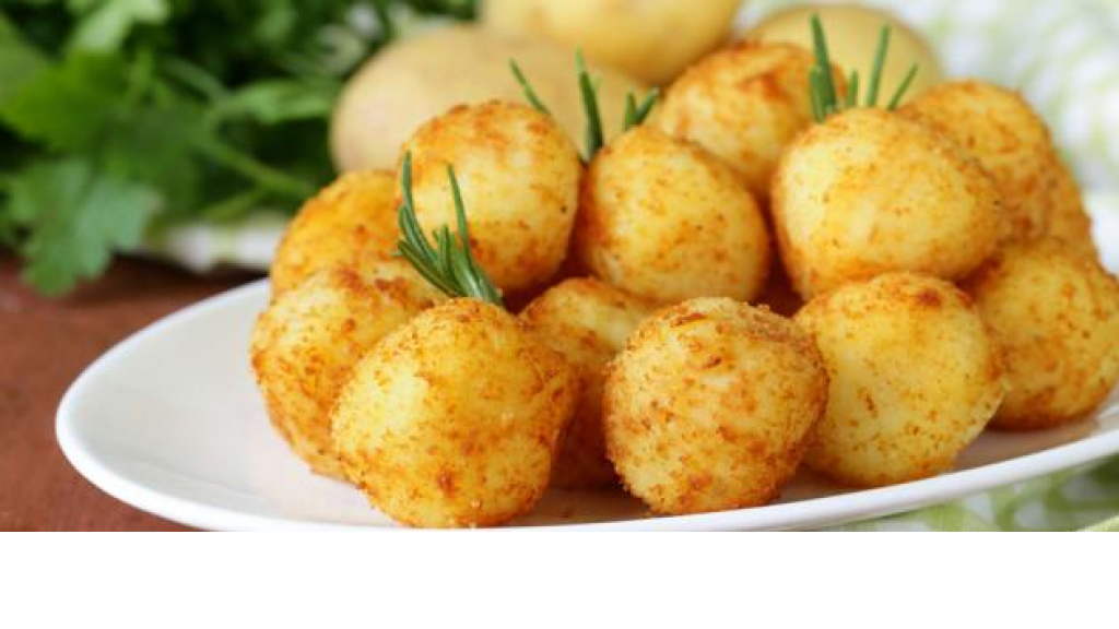طريقة عمل كرات البطاطس المقلية بحشوة الجبن