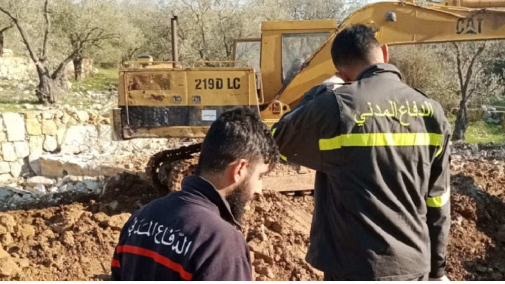 الدفاع المدني ينتشل جثامين عائلة في القنطرة