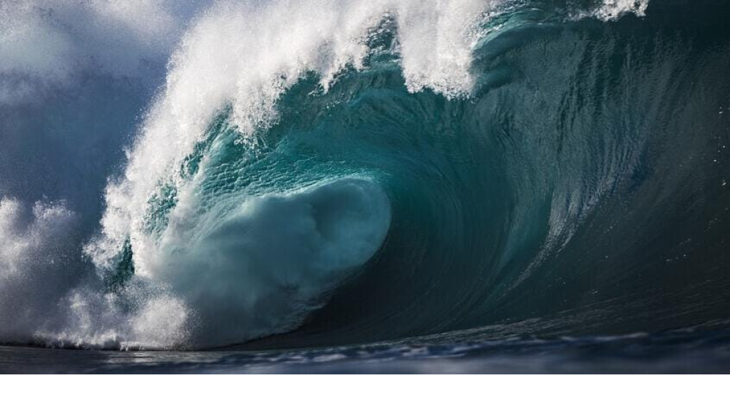 خبراء يحذرون: تسونامي يضرب سواحل المتوسط في غضون 30 عاما