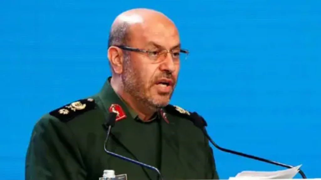 عُيّن أميناً للمجلس القومي الإيراني خلفاً للاريجاني.. من هو حسين دهقان؟