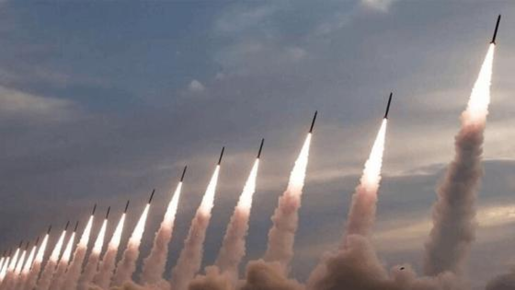 الحرس الثوري يعلن الموجة 67.. صواريخ ومسيّرات استهدفت قواعد أمريكية ومواقع إسرائيلية